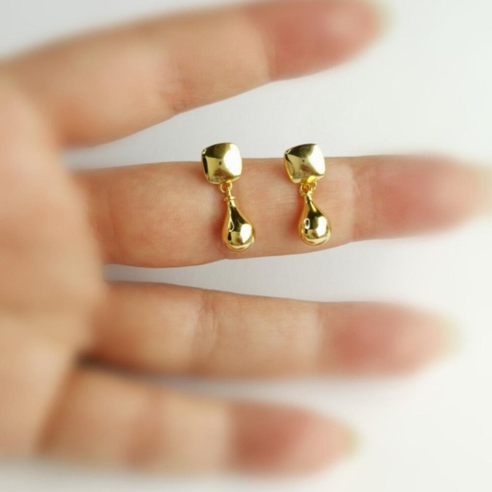 70s Retro Earrings in 14k Gold Vermeil on Sterling Silver - Picture 5 of 8
